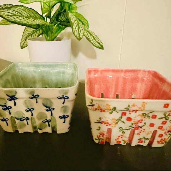 NEW Anthropologie Floral Ceramic Berry Baskets 2pc Set - Picture 3 of 6